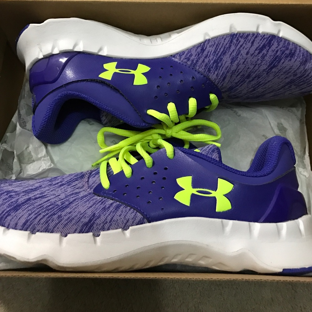 Shoes - Picture 4 of 4